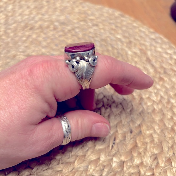 Native American Sterling Ring with Sugilite   - signed - Picture 5 of 6